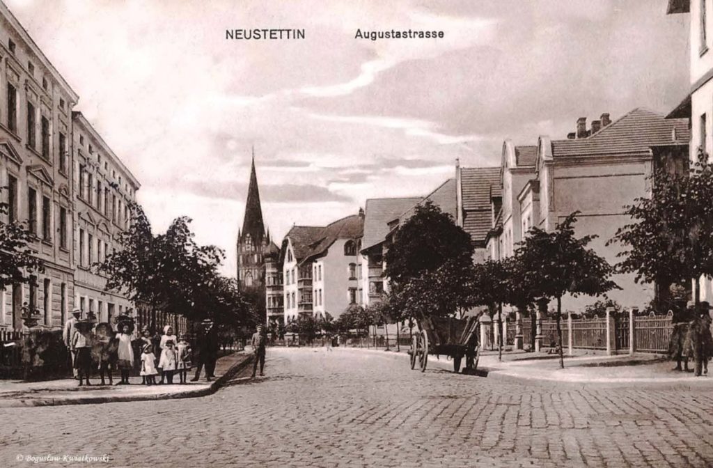 Augustastrasse - Neustettin, Pommern, Prussia (Postkarte)